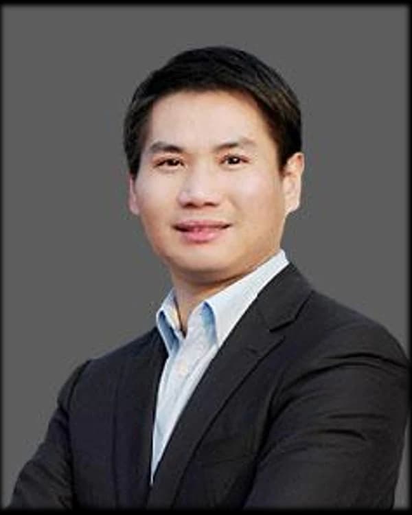 陈江人物照片